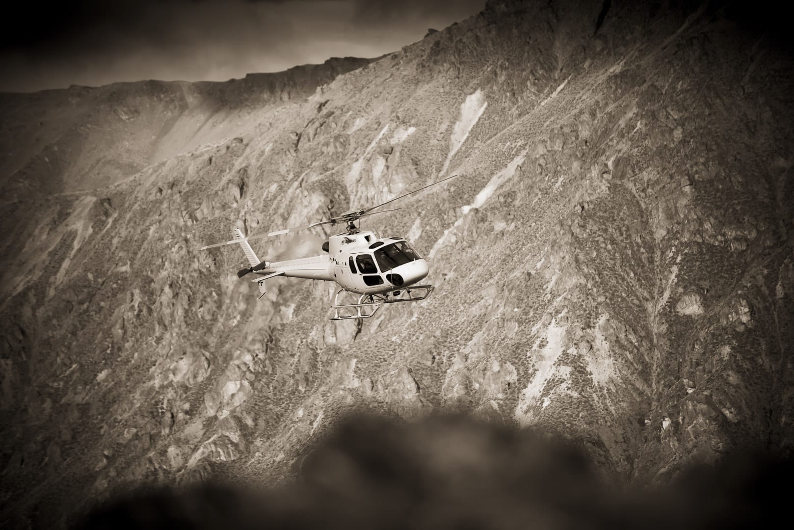 blog post featured image the complete guide to queenstown helicopter flights