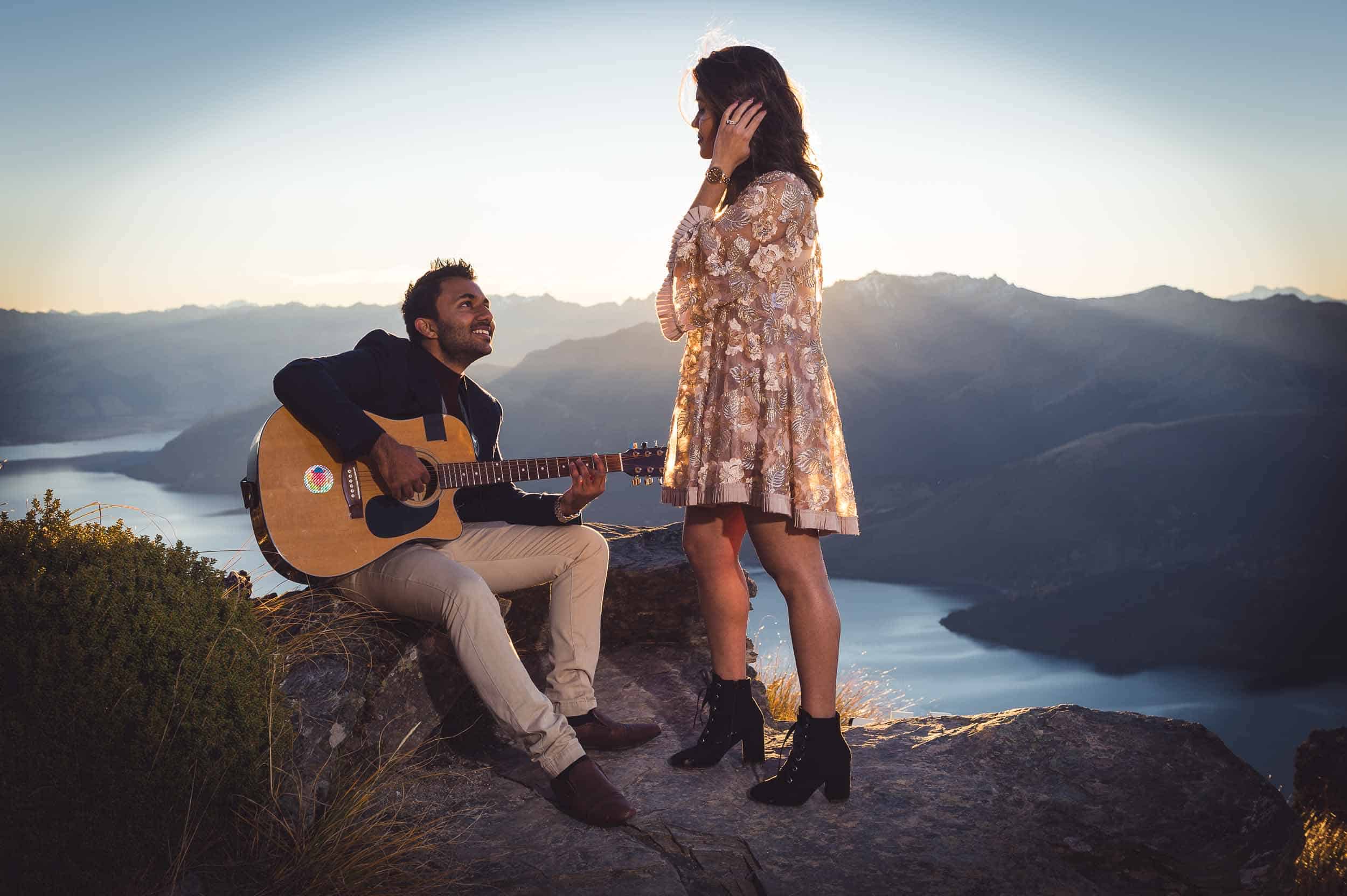 Roahan serenades Sujata at The Ledge, Cecil Peak shortly after proposing to her (she said yes). The Ledge is one of my favourite Queenstown Proposal Locations EX engagement master folder