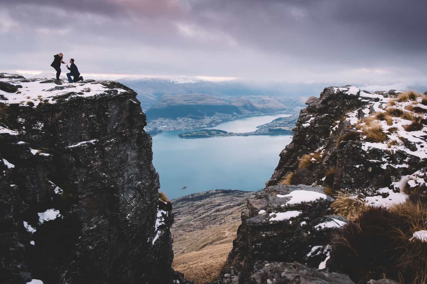 blog post featured image queenstown engagement photography 101