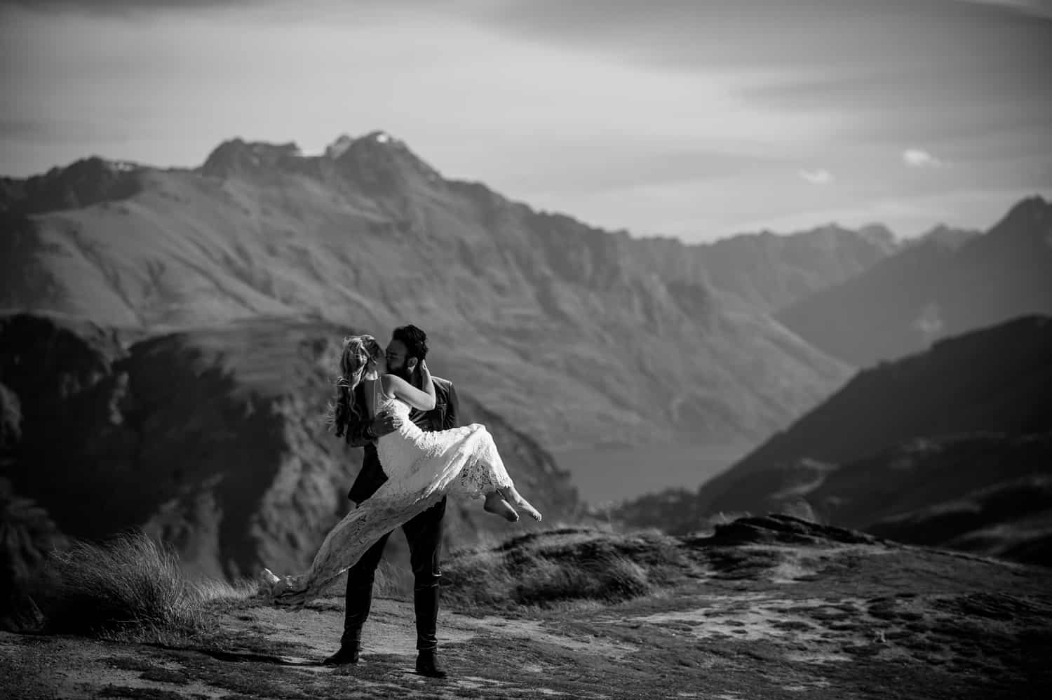 skippers road lookout coronet peak bride and groom