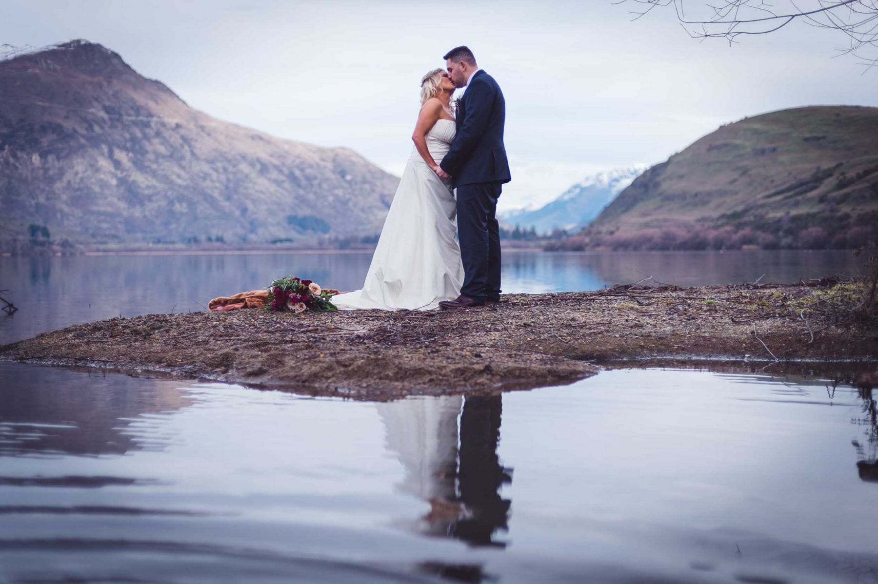 blog post featured image queenstown elopement packages Thurlby Domain Elopement Lake Hayes Recreation Reserve