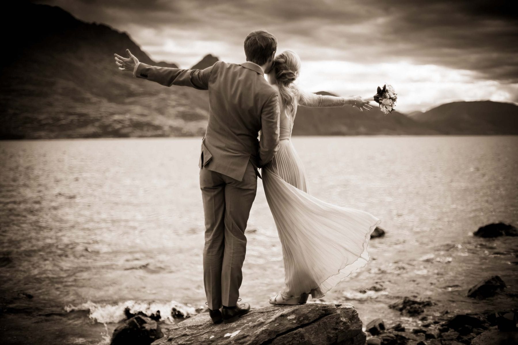 blog post featured image remarkables lookout elopement